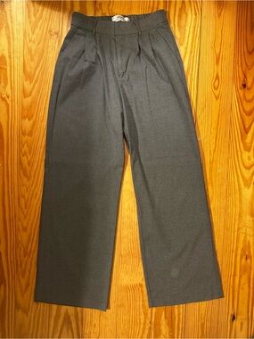 Hollister Livvy Ultra High Rise Wide Leg Trouser Pants in Grey